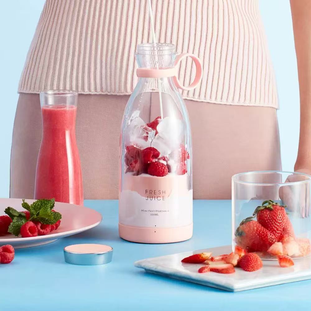 Rechargeable Portable Mini Juicer Cup, Wireless Electric Fruit Juice Blender Mixer, Household Personal Smoothie Maker in Pink & White