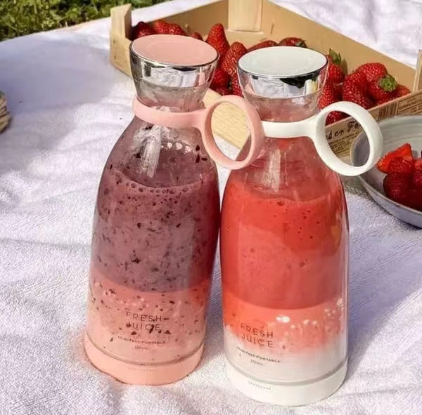 Rechargeable Portable Mini Juicer Cup, Wireless Electric Fruit Juice Blender Mixer, Household Personal Smoothie Maker in Pink & White